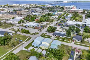 309 E Virginia Ave, Punta Gorda, FL 33950 - Photo 2