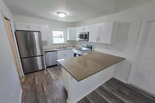 1460 Minneapolis Ave, North Port, FL 34286 - Photo 8
