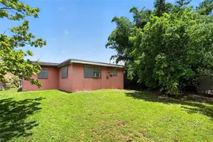 617 SW 14th St, Belle Glade, FL 33430 - Photo 4