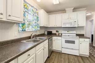 8320 Riverside Dr, Punta Gorda, FL 33982 - Photo 16