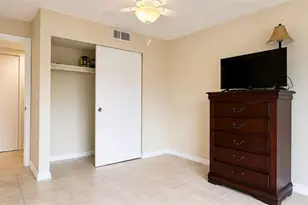 2702 Hidden Lake Dr S, Sarasota, FL 34237 - Photo 12