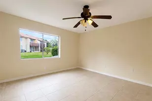 2702 Hidden Lake Dr S, Sarasota, FL 34237 - Photo 14