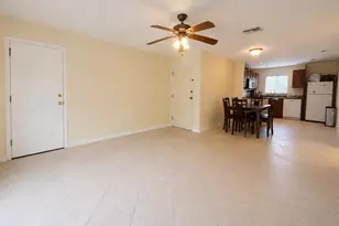 2702 Hidden Lake Dr S, Sarasota, FL 34237 - Photo 2