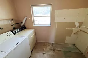 4103 Brazilnut Ave, Sarasota, FL 34234 - Photo 10