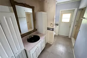4103 Brazilnut Ave, Sarasota, FL 34234 - Photo 6