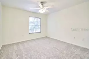 11713 Raintree Dr, Tampa, FL 33617 - Photo 16
