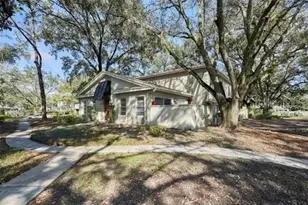 11713 Raintree Dr, Tampa, FL 33617 - Photo 1
