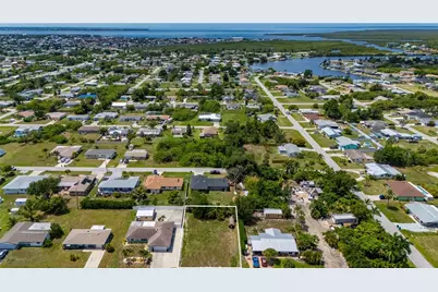 209 Cypress Avenue NW, Port Charlotte, FL 33952 - Photo 2