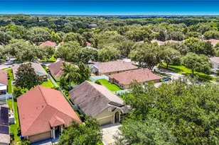 805 Lesa Glen Pl, Brandon, FL 33510 - Photo 2