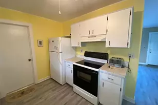 2436 Shenandoah St, North Port, FL 34287 - Photo 2