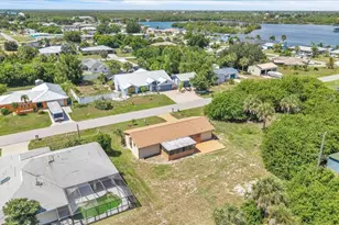 528 Magnolia Ave NW, Port Charlotte, FL 33952 - Photo 36