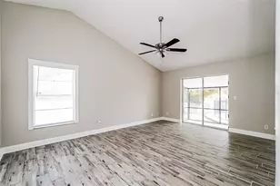 1019 Ridgefield Dr, Valrico, FL 33594 - Photo 8