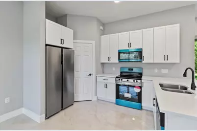 20462 Kenilworth Boulevard, Port Charlotte, FL 33954 - Photo 10