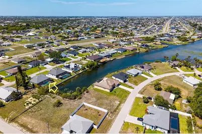 635 NE 7th Terrace, Cape Coral, FL 33909 - Photo 32