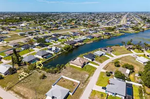 635 NE 7th Terrace, Cape Coral, FL 33909 - Photo 32