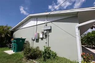 21239 Cottonwood Ave, Port Charlotte, FL 33952 - Photo 10