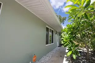 21239 Cottonwood Ave, Port Charlotte, FL 33952 - Photo 8