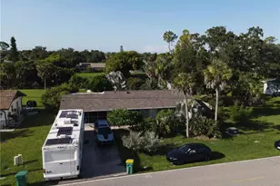 21239 Cottonwood Ave, Port Charlotte, FL 33952 - Photo 2