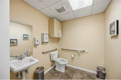 241 Nokomis Avenue S, Venice, FL 34285 - Photo 18