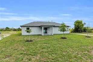 1808 NE 44th St, Cape Coral, FL 33909 - Photo 4