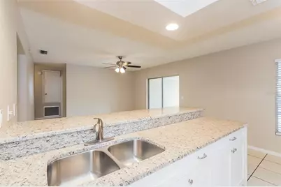 762 Isleton Drive, Brandon, FL 33511 - Photo 4