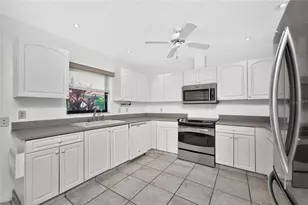 11215 SW Courtney Dr, Lake Suzy, FL 34269 - Photo 20