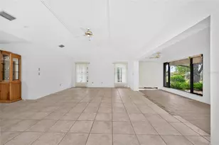 11215 SW Courtney Dr, Lake Suzy, FL 34269 - Photo 12