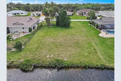 82 Mark Twain Lane, Rotonda West, FL 33947 - Photo 2