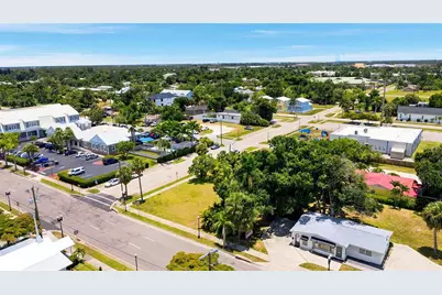 261 E Olympia Avenue, Punta Gorda, FL 33950 - Photo 8