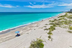 624 Flamingo Dr, Venice, FL 34285 - Photo 2