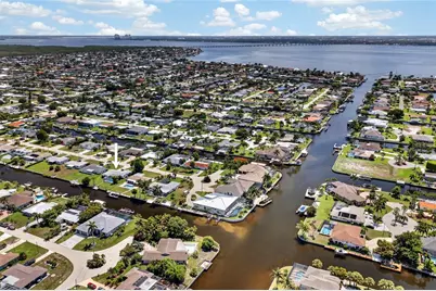 3114 SE 18th Avenue, Cape Coral, FL 33904 - Photo 2
