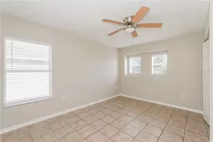 12125 Fox Bloom Ave, Gibsonton, FL 33534 - Photo 6