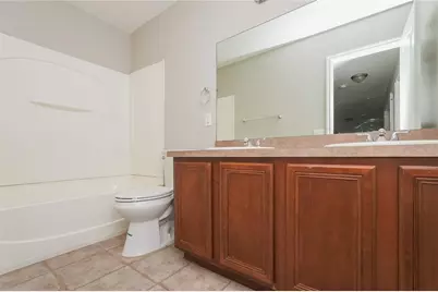 12125 Fox Bloom Avenue, Gibsonton, FL 33534 - Photo 8