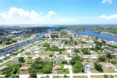 515 Meridan Avenue NW, Port Charlotte, FL 33952 - Photo 24