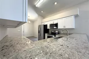 4304 Marcott Cir, Sarasota, FL 34233 - Photo 18