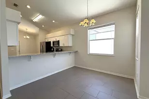 4304 Marcott Cir, Sarasota, FL 34233 - Photo 14