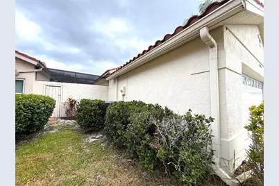 4304 Marcott Circle, Sarasota, FL 34233 - Photo 4