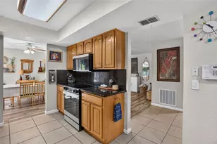 9259 119th Way, Seminole, FL 33772 - Photo 6