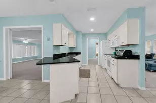 285 Mark Twain Ln, Rotonda West, FL 33947 - Photo 8