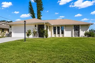 285 Mark Twain Ln, Rotonda West, FL 33947 - Photo 1