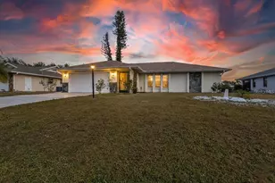 285 Mark Twain Ln, Rotonda West, FL 33947 - Photo 1