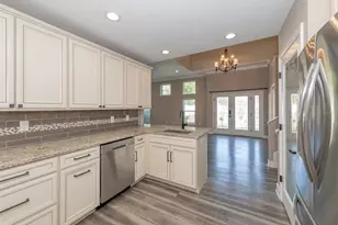21004 Isola Bella Cir, Venice, FL 34292 - Photo 12