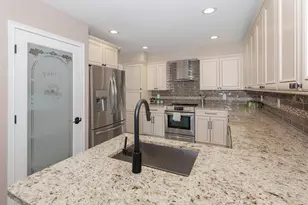 21004 Isola Bella Cir, Venice, FL 34292 - Photo 6