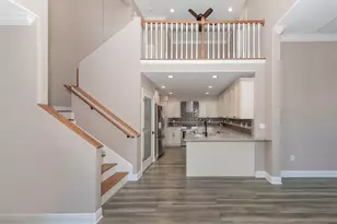 21004 Isola Bella Cir, Venice, FL 34292 - Photo 8