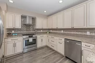 21004 Isola Bella Cir, Venice, FL 34292 - Photo 4