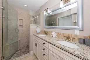 21004 Isola Bella Cir, Venice, FL 34292 - Photo 16