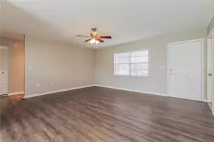 1002 Pinehaven Ct, Brandon, FL 33511 - Photo 2