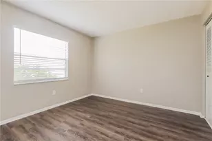 1002 Pinehaven Ct, Brandon, FL 33511 - Photo 12