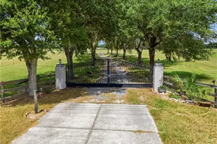 11748 NE Jacksonville Rd, Anthony, FL 32617 - Photo 1