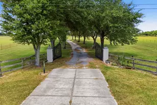 11748 NE Jacksonville Rd, Anthony, FL 32617 - Photo 2